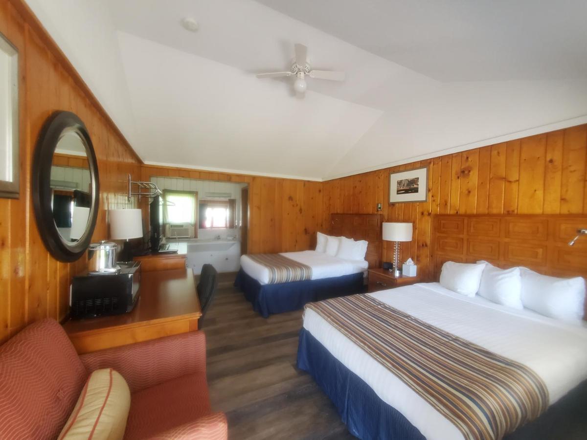 Bayview Lakefront Inn St. Ignace Zewnętrze zdjęcie