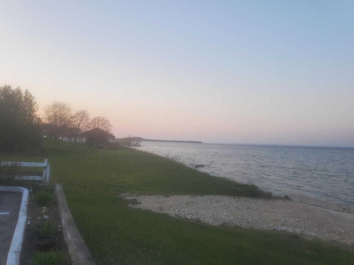 Bayview Lakefront Inn St. Ignace Zewnętrze zdjęcie