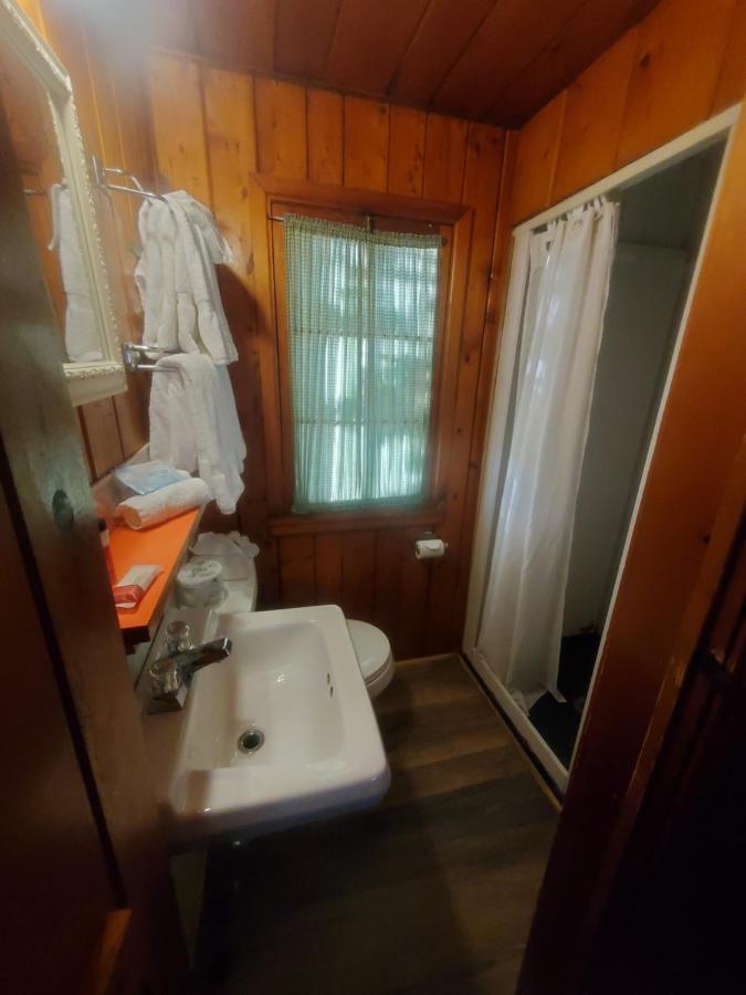 Bayview Lakefront Inn St. Ignace Zewnętrze zdjęcie